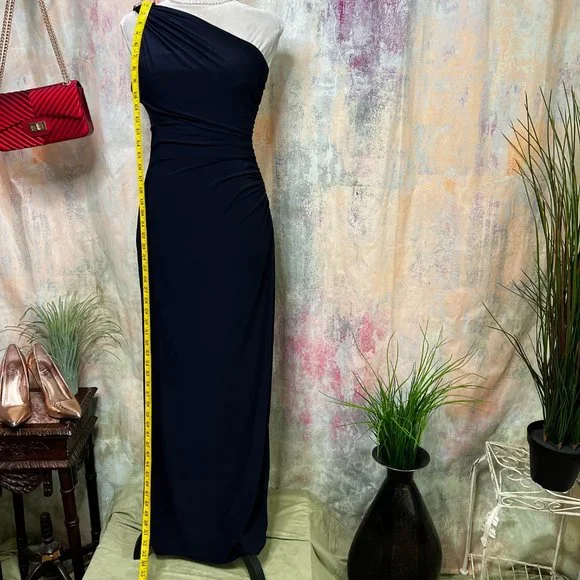 📌 Betsy & Adam Elegant Form-Fitting Single-Shoulder Silhouette Ball, Prom Gown - Picture 7 of 16